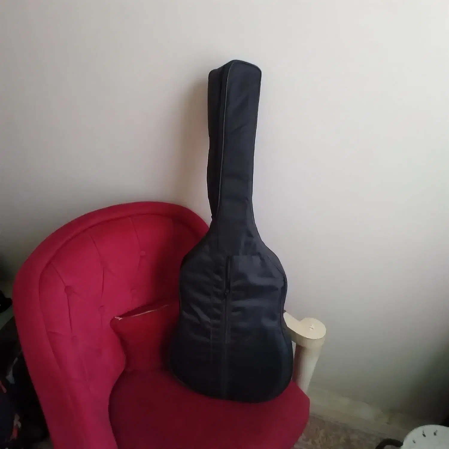 گیتار|گیتار، بیس، امپلیفایر|بومهن, |دیوار