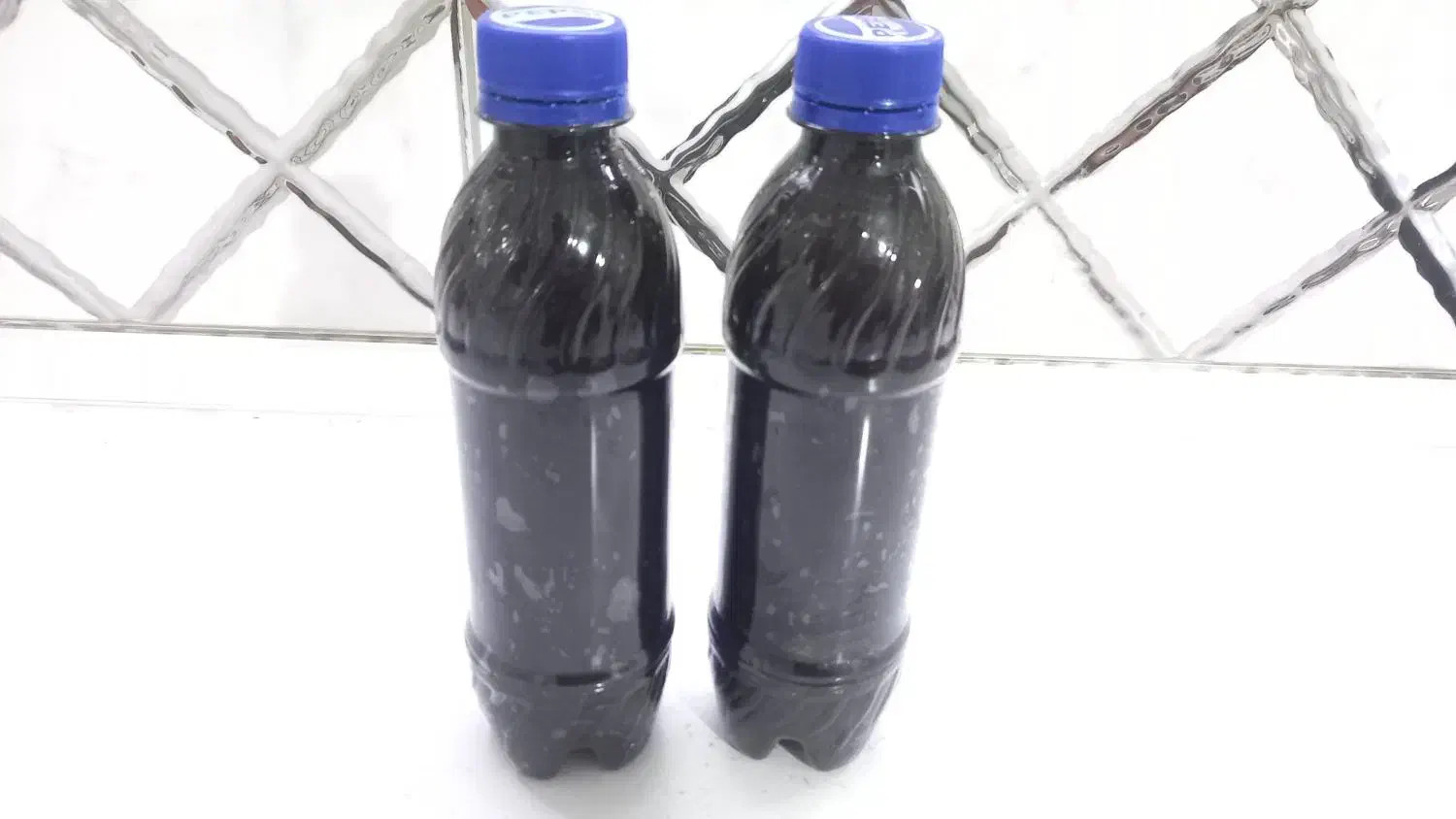 ریکا سیاه|مواد شوینده و دستمال کاغذی|هشتگرد, هشتگرد قدیم|دیوار