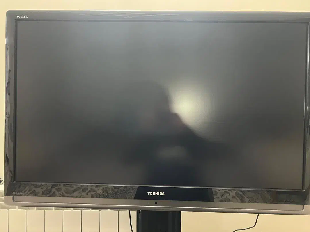 ال سی دی ۴۲اینچ با‌میز|تلویزیون و پروژکتور|تهران, خاوران|دیوار