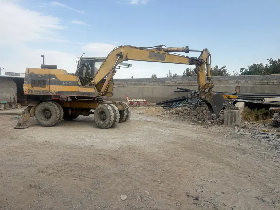 بیل لاستیکی اچ ۱۰۰|خودرو سنگین|مشهد, توس (بلوار توس)|دیوار