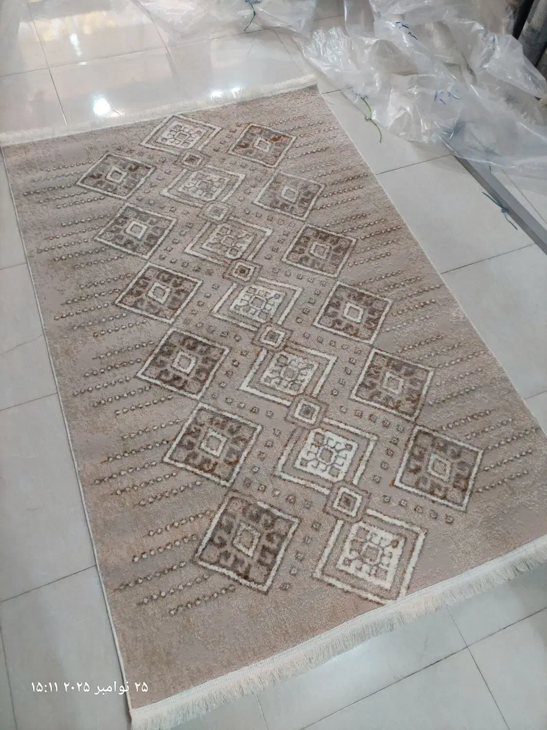 فرش ۴ متری رنگ بژ رنگ نسکافه‌ای کد وینتج|فرش|مشهد, توس (بلوار توس)|دیوار