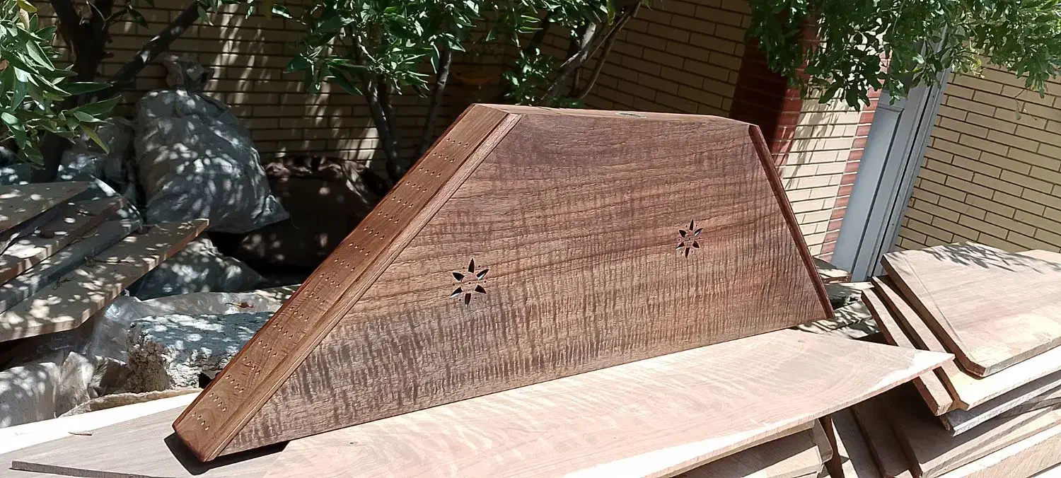 سنتور...تعمیرات در کارگاه ساخت سنتور|سازهای سنتی|شیراز, شهرک والفجر|دیوار