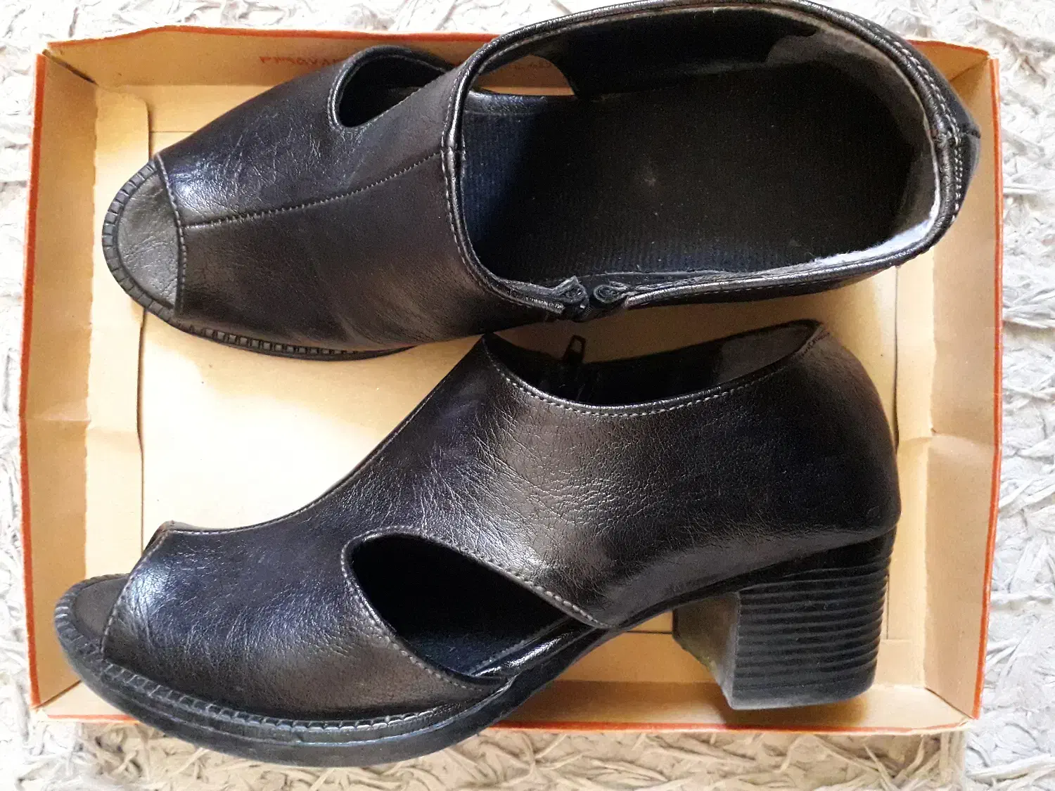 فروش تعدادی کفش، صندل و کیف نو|کیف، کفش، کمربند|صدرا-فارس, فاز ۱|دیوار