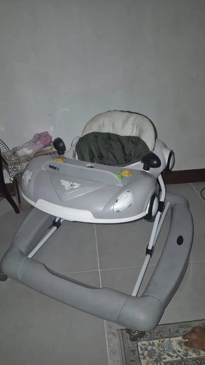 سرویس کامل کالسکه و صندلی ماشین|کالسکه و لوازم جانبی|رباط‌کریم, رباط‌کریم|دیوار