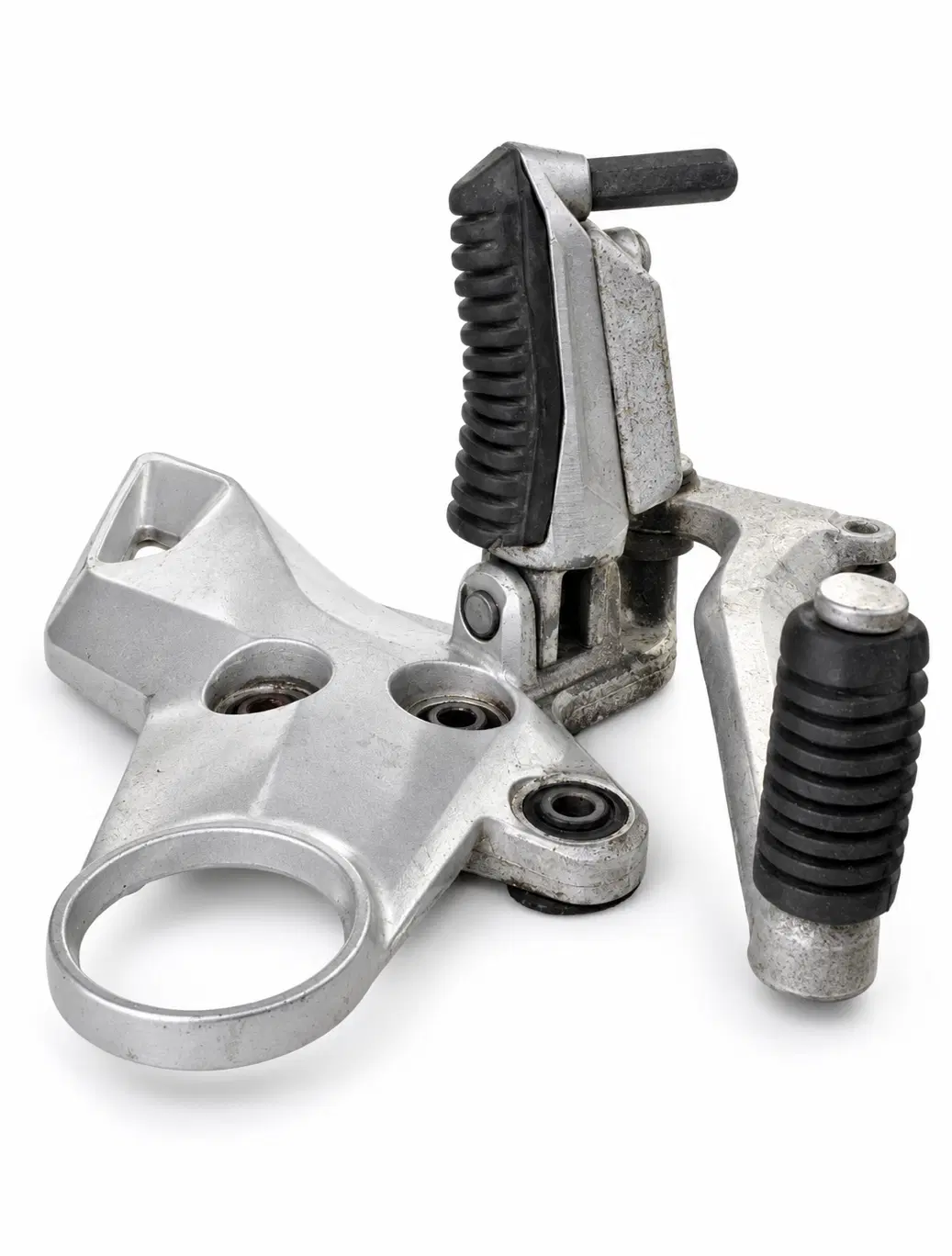 جفت جاپایی کامل چپ و راست سوزوکی B King 1300|قطعات یدکی و لوازم جانبی|تهران, بهجتآباد|دیوار