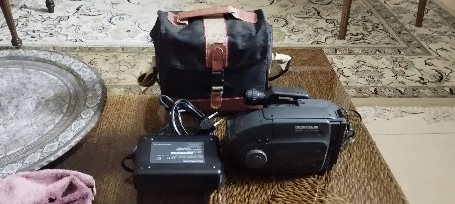 دوربین فیلمبرداری قدیمی|دوربین عکاسی و فیلم‌برداری|اصفهان, کوی شهید کشوری|دیوار