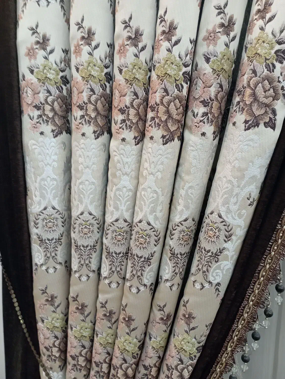 پرده و والان|پرده، رانر، رومیزی|ری, شهادت|دیوار