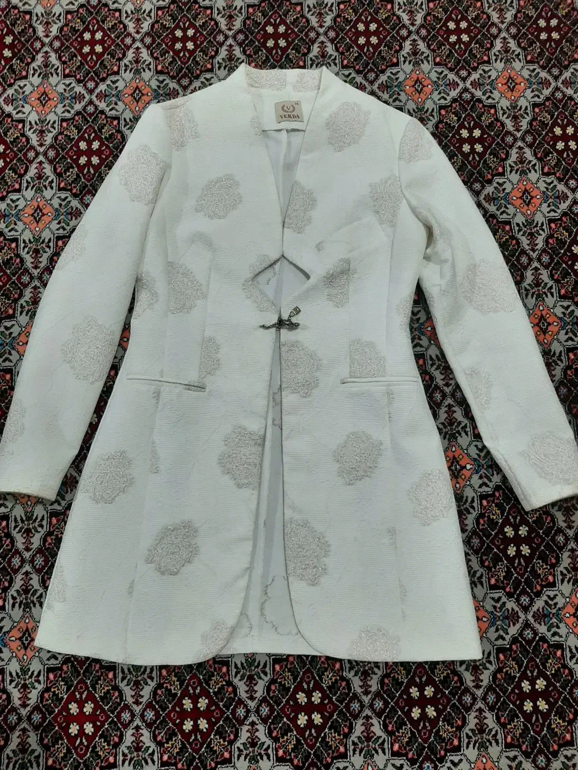 کت و مانتو و سارافن تمیز و شیک و بدون زدگی|لباس|نهاوند, |دیوار