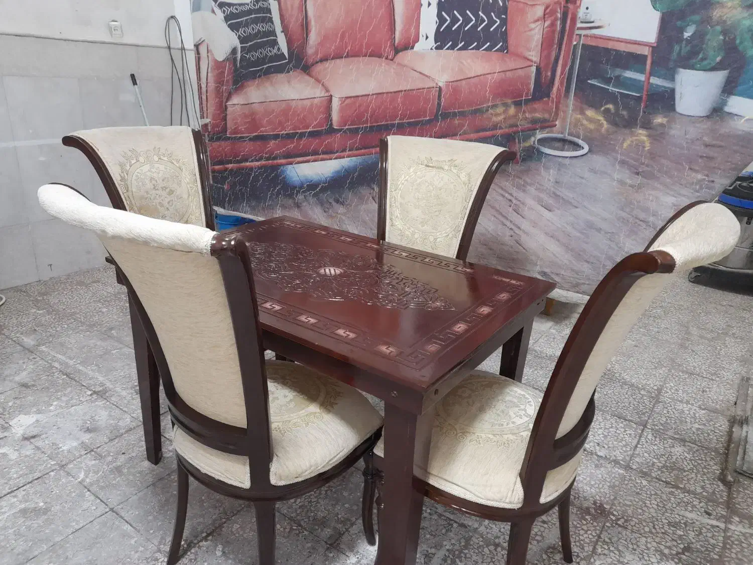 غذاخوری ۴نفره پایه خراطی زیبا|میز و صندلی غذاخوری|قم, نیروگاه|دیوار