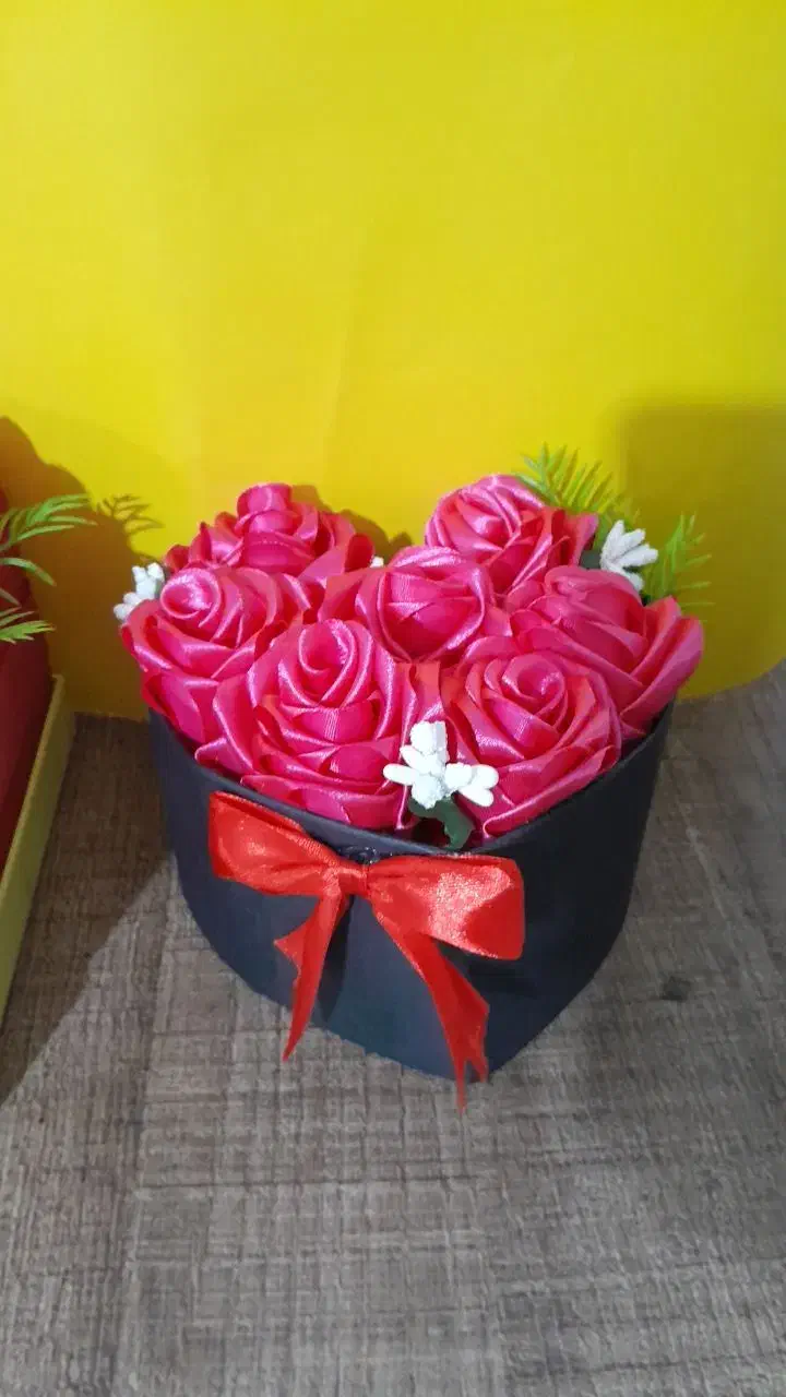 گل روز مادر با کیفیت|گل مصنوعی|الوند, |دیوار