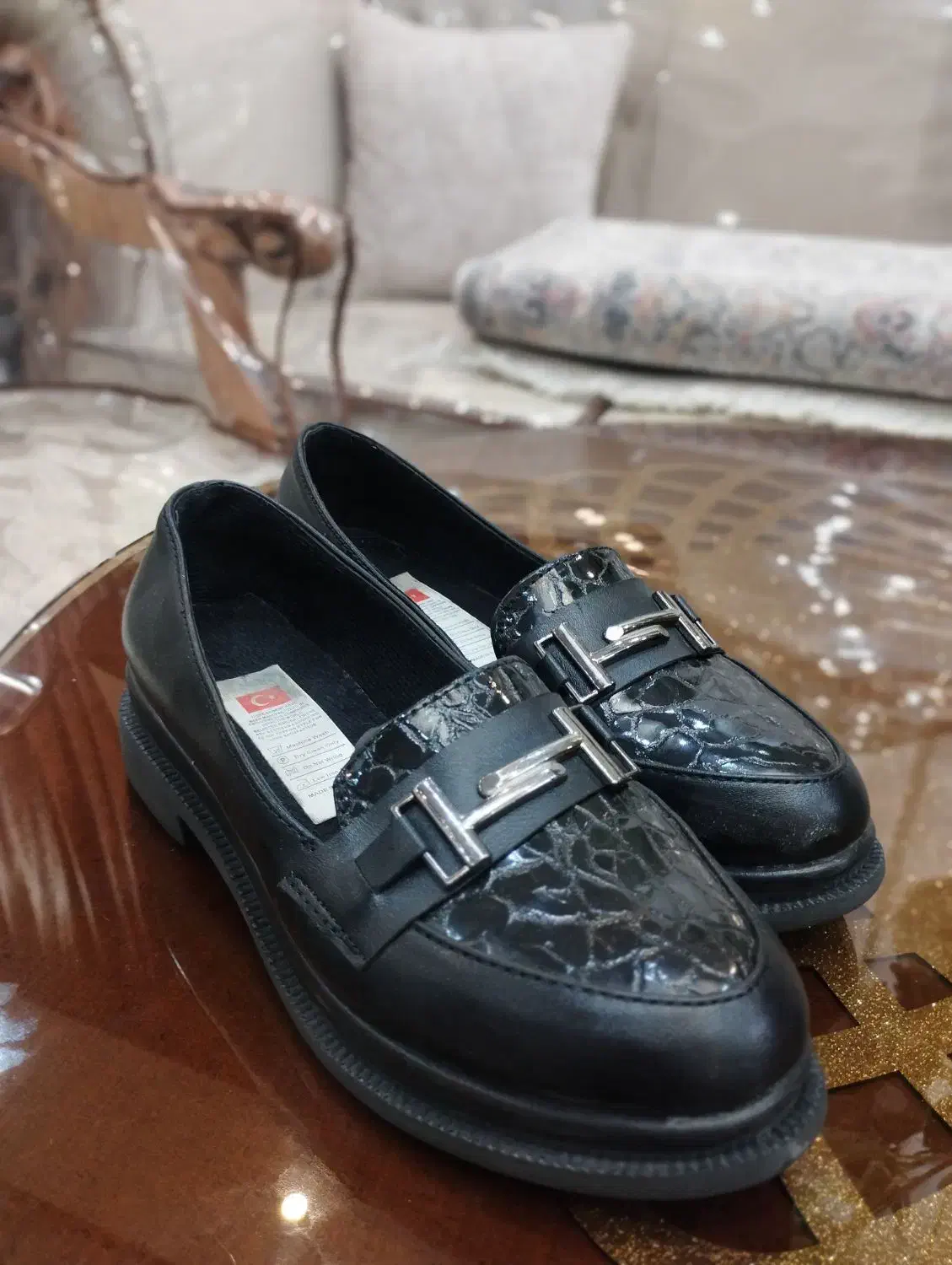 کفش(نو)|کیف، کفش، کمربند|شاهین‌شهر, دهخدا|دیوار