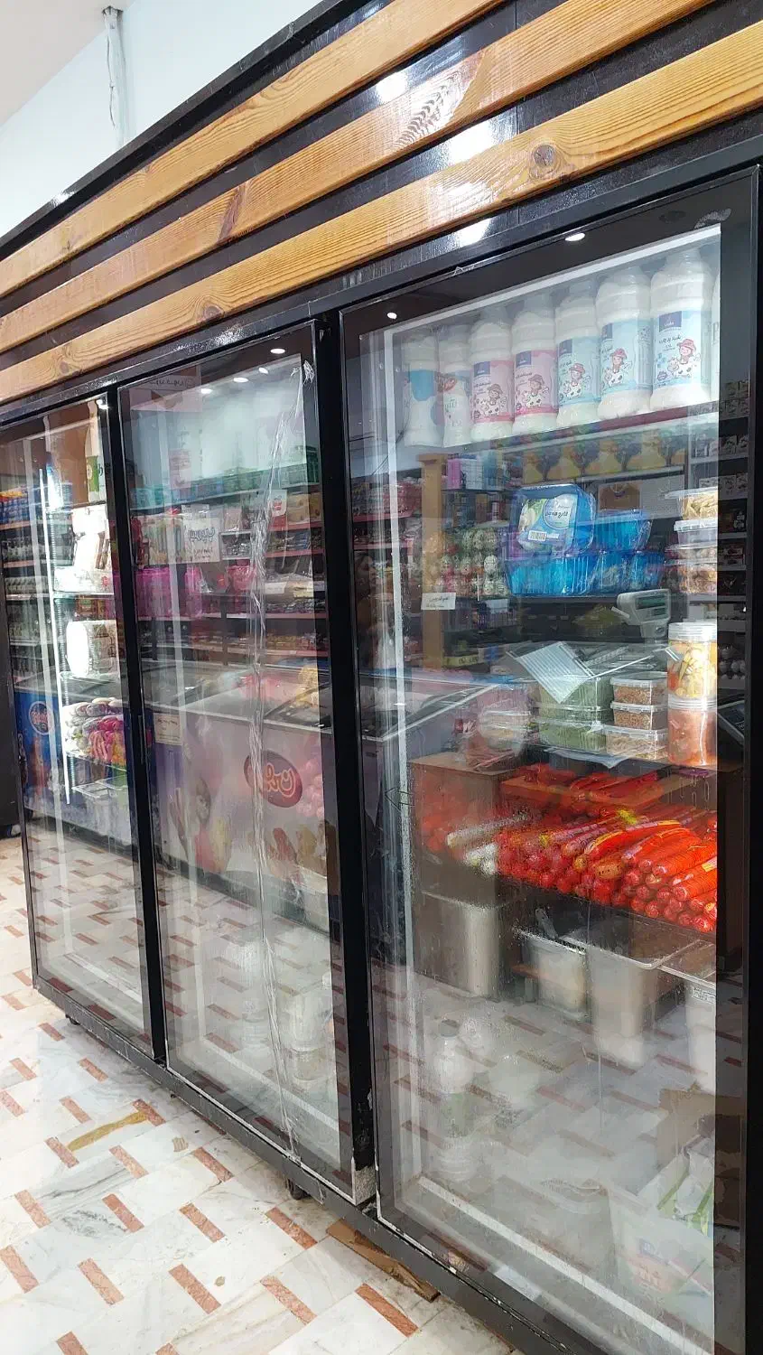 یخچال فروشگاهی سه در دو‌ و نیم متری|فروشگاه و مغازه|بهشهر, |دیوار