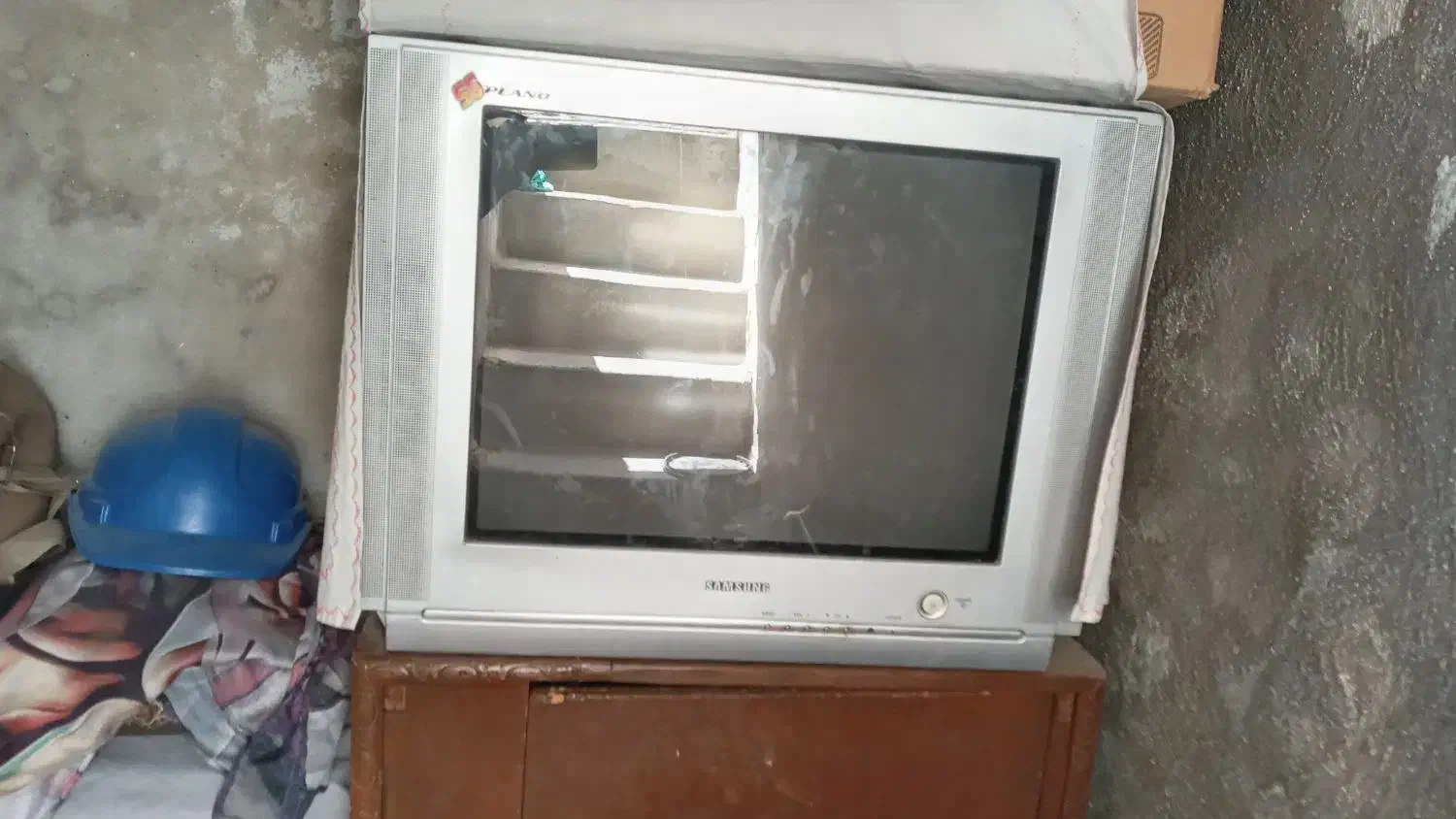 تلویزیون|تلویزیون و پروژکتور|همدان, |دیوار