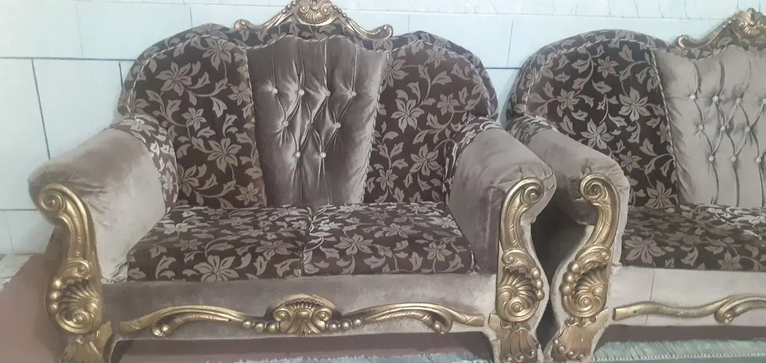 مبل ۷نفره طرح سلطنتی همراه میز بزرگ ویک کوچیک|مبلمان خانگی و میز عسلی|فولادشهر, فولادشهر|دیوار