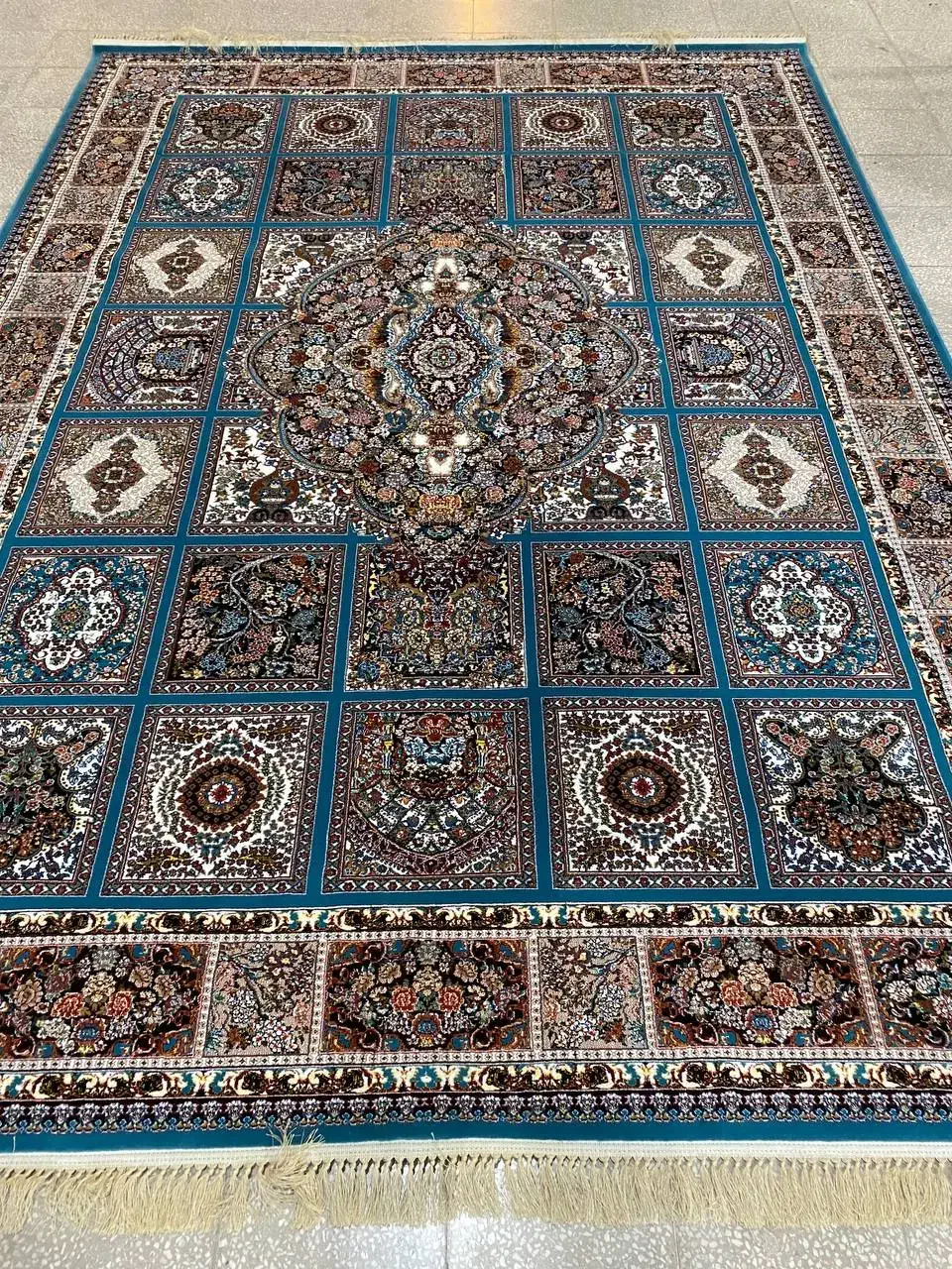 کارخانه فرش 9 متری 700شانه سنگین وزن تخفیفی|فرش|آران و بیدگل, |دیوار