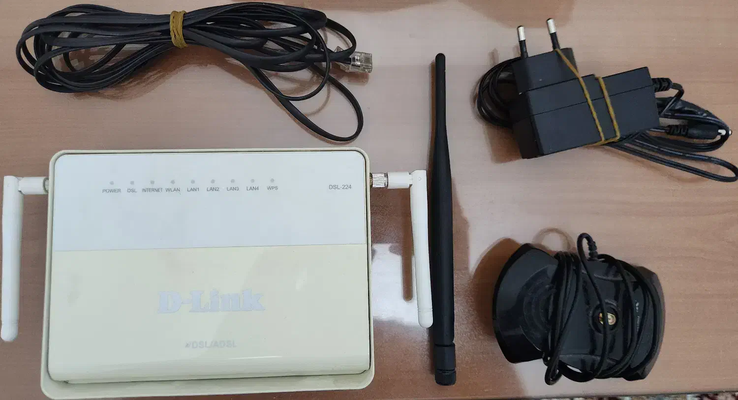 مودم دی لینک D-Link 224 با آنتن تقویتی|مودم و تجهیزات شبکه|تهران, بهجت‌آباد|دیوار