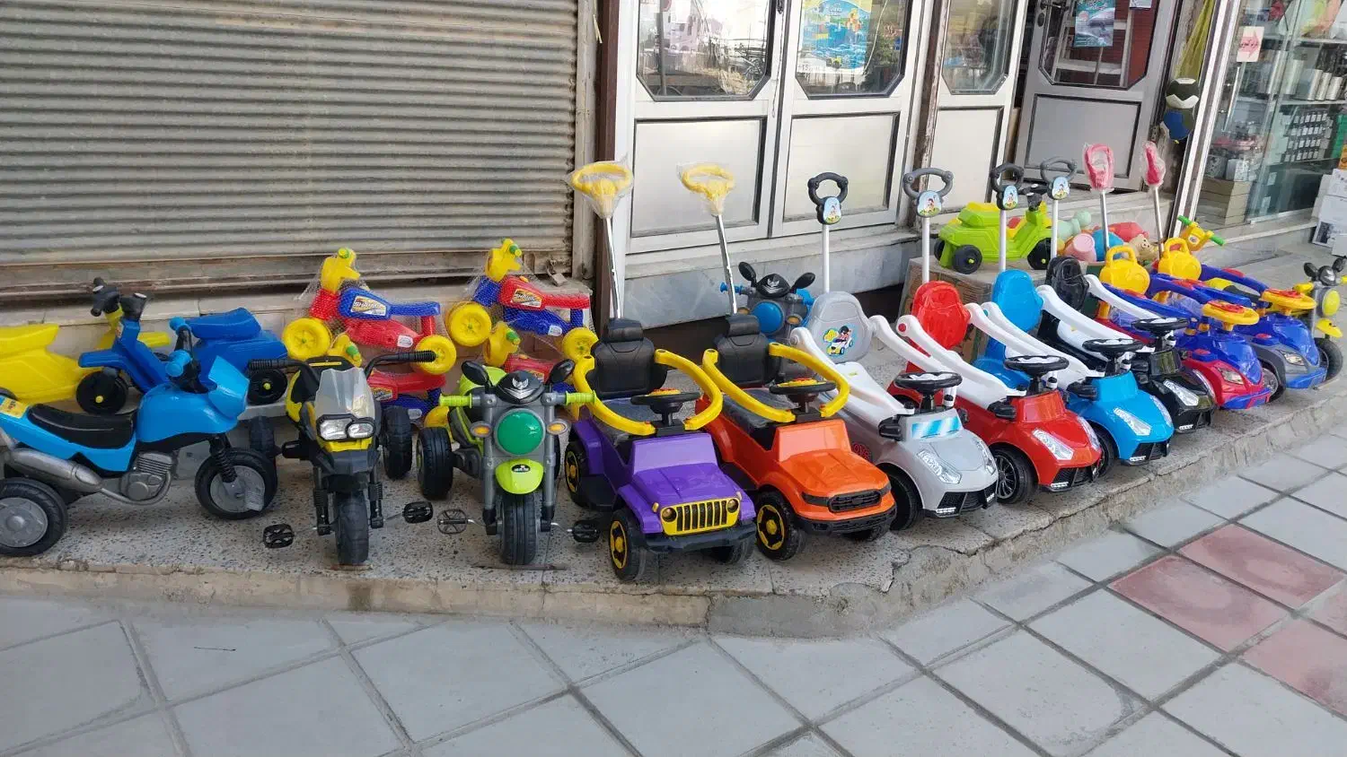 فروش انواع ماشین های سواری برای کودک واسباب بازی|اسباب‌‌بازی|سنندج, |دیوار