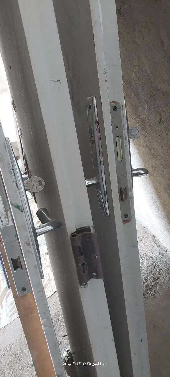 فروش  یکعدد درب چوبی|مصالح و تجهیزات ساختمان|قم, بوستان جوان|دیوار