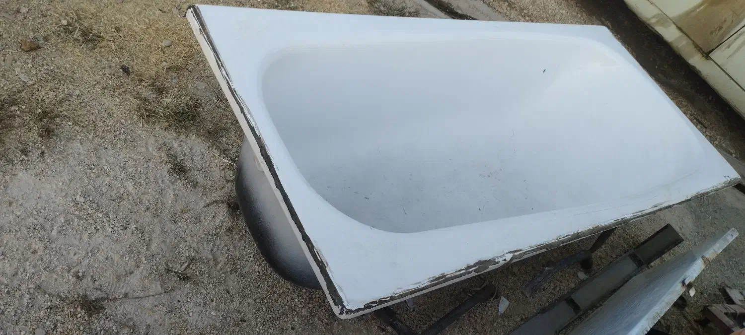 وان حمام آهنی تمیز مناسب داخل حمام یا سبزی فروشی|لوازم سرویس بهداشتی|کرمانشاه, |دیوار