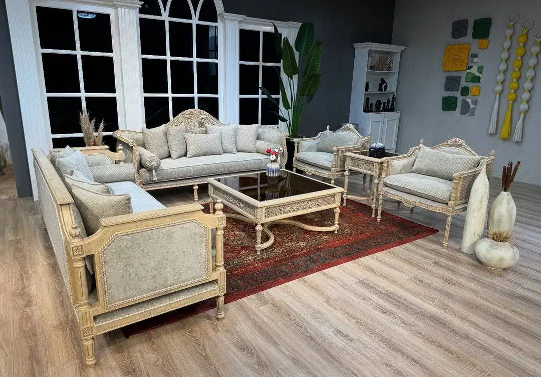 به۲نفر رویه کوب کار استیل ماهر نیازمندیم|استخدام صنعتی، فنی، مهندسی|نیشابور, فیض آباد|دیوار