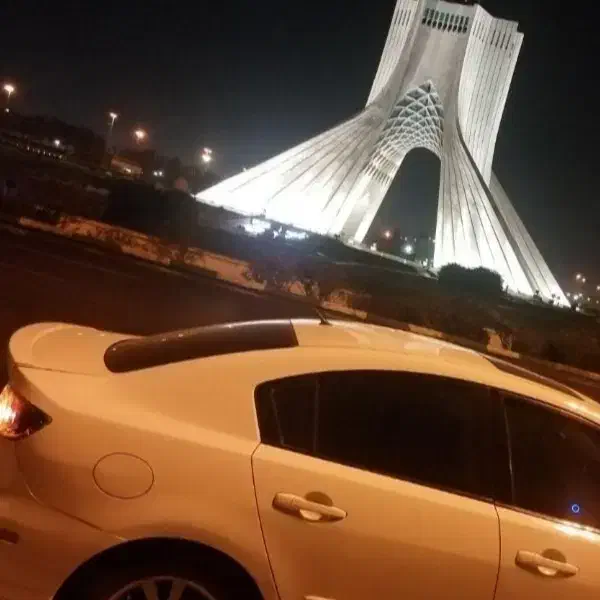 دربستی سواری تاکسی رنت خودرو فقط ماشین خارجی مزدا3|خدمات حمل و نقل|شیراز, فلکه گاز|دیوار