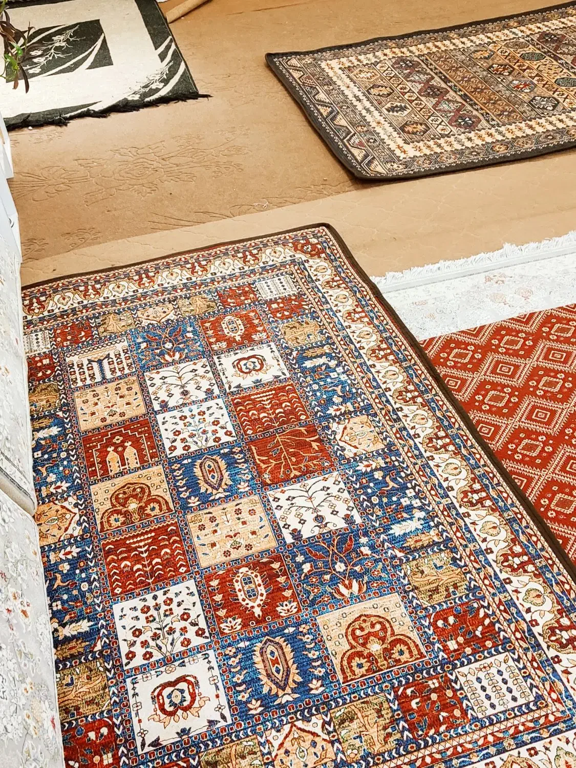 قالی طرح ایرانی|فرش|قم, نخودی|دیوار