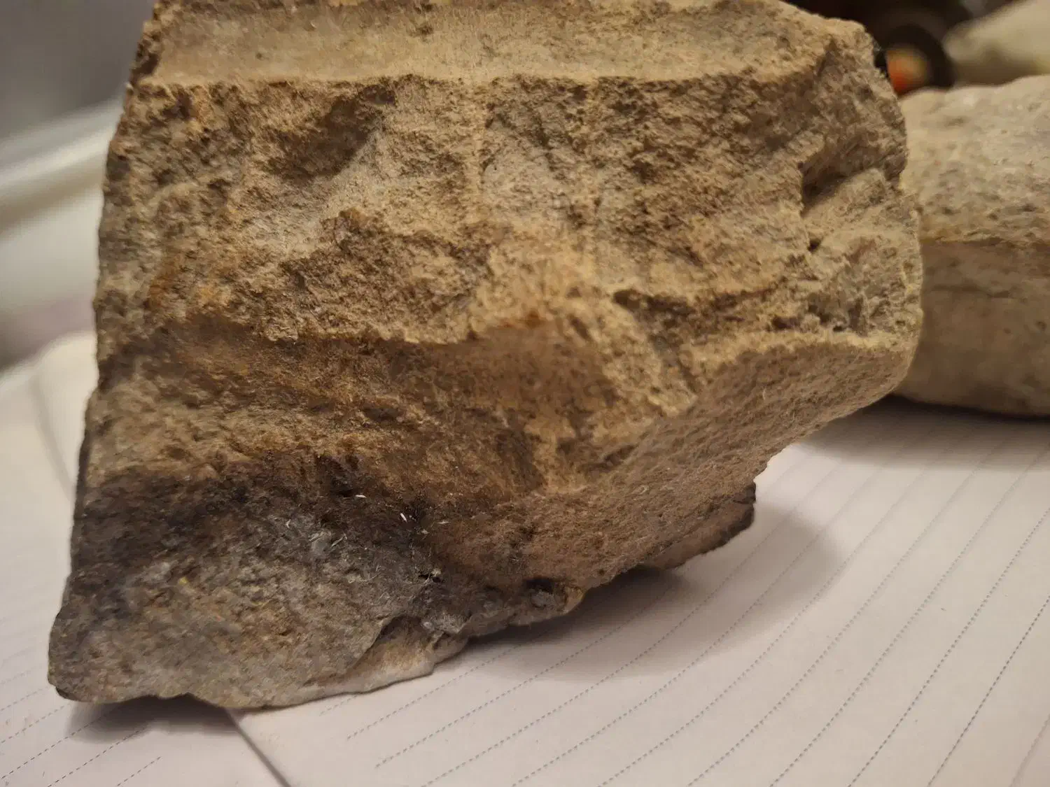 سنگ باستانی|کلکسیون اشیاء عتیقه|فردیس, فردیس|دیوار