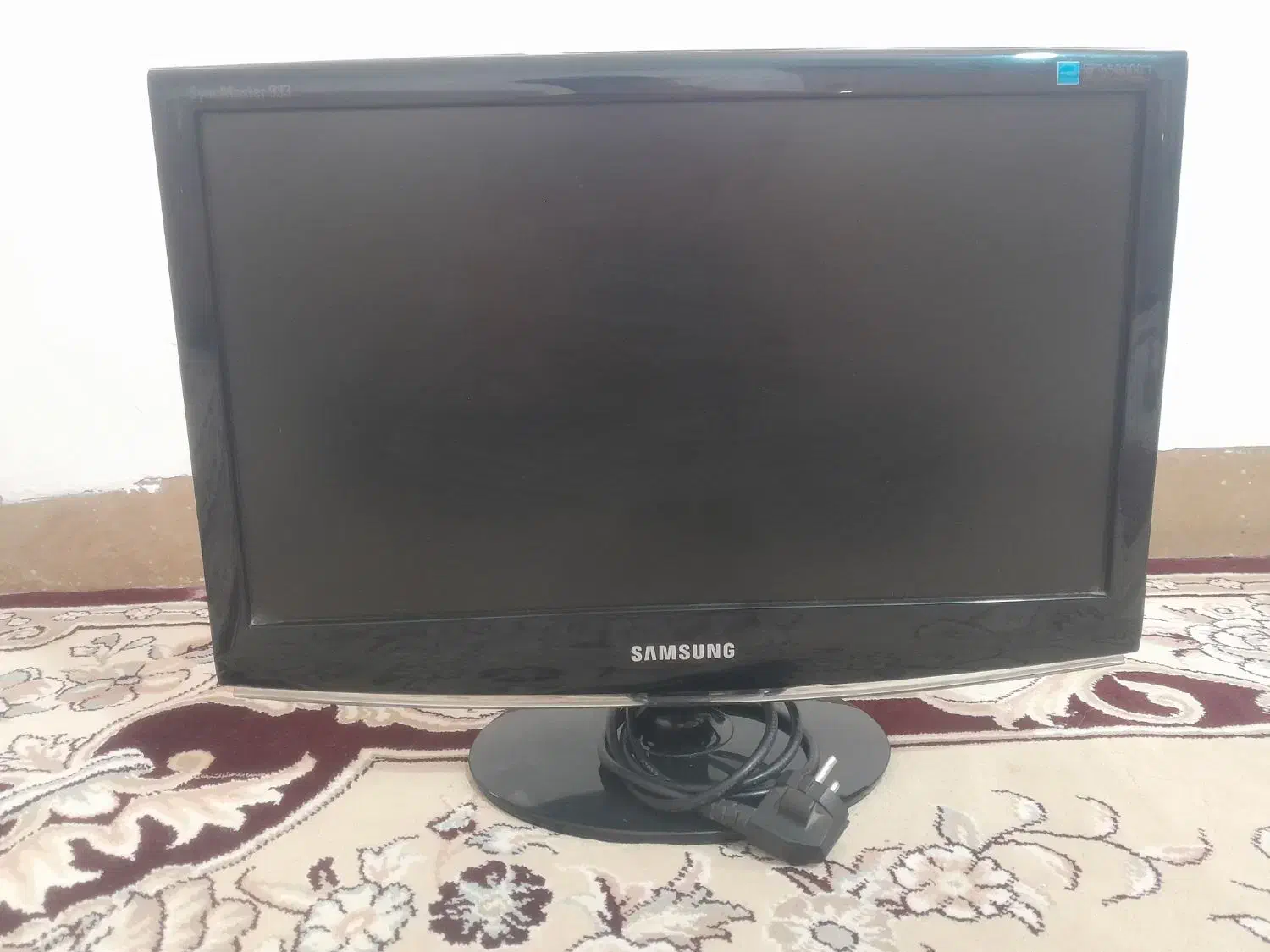 فروش یک عدد مانیتور سامسونگ|قطعات و لوازم جانبی رایانه|مرودشت, ثبت احوال|دیوار