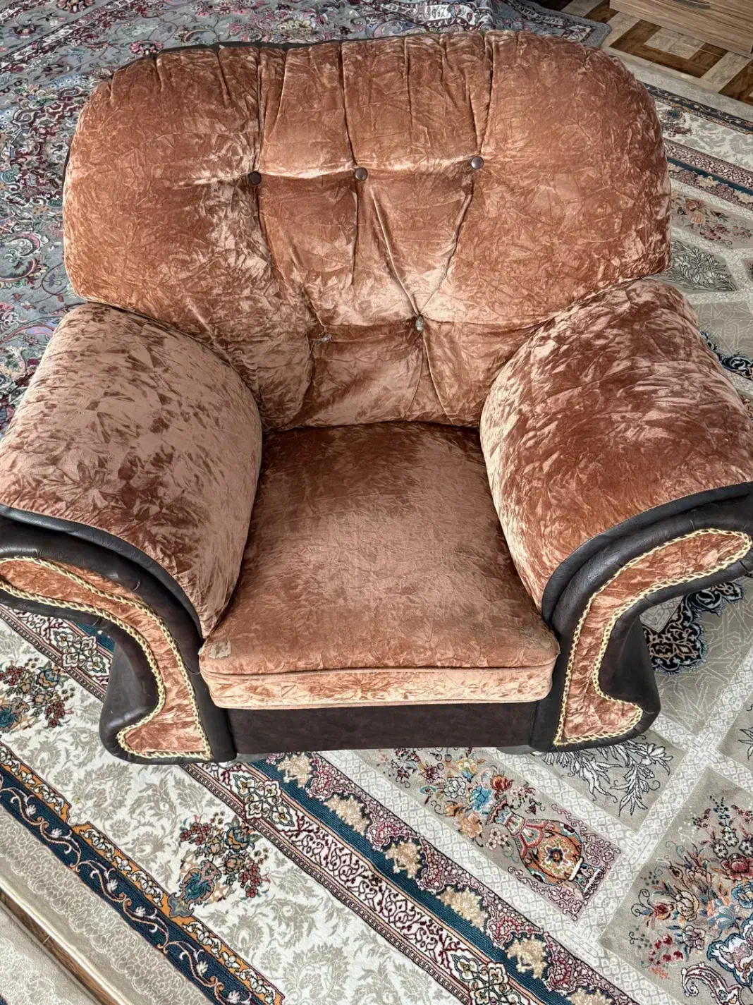 مبل چرمی|مبلمان خانگی و میز عسلی|صومعه‌سرا, |دیوار