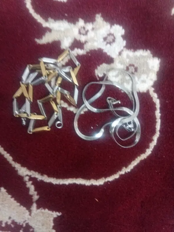 گردنبند|بدلیجات|سبزوار, قلعه‌نو دهزار|دیوار