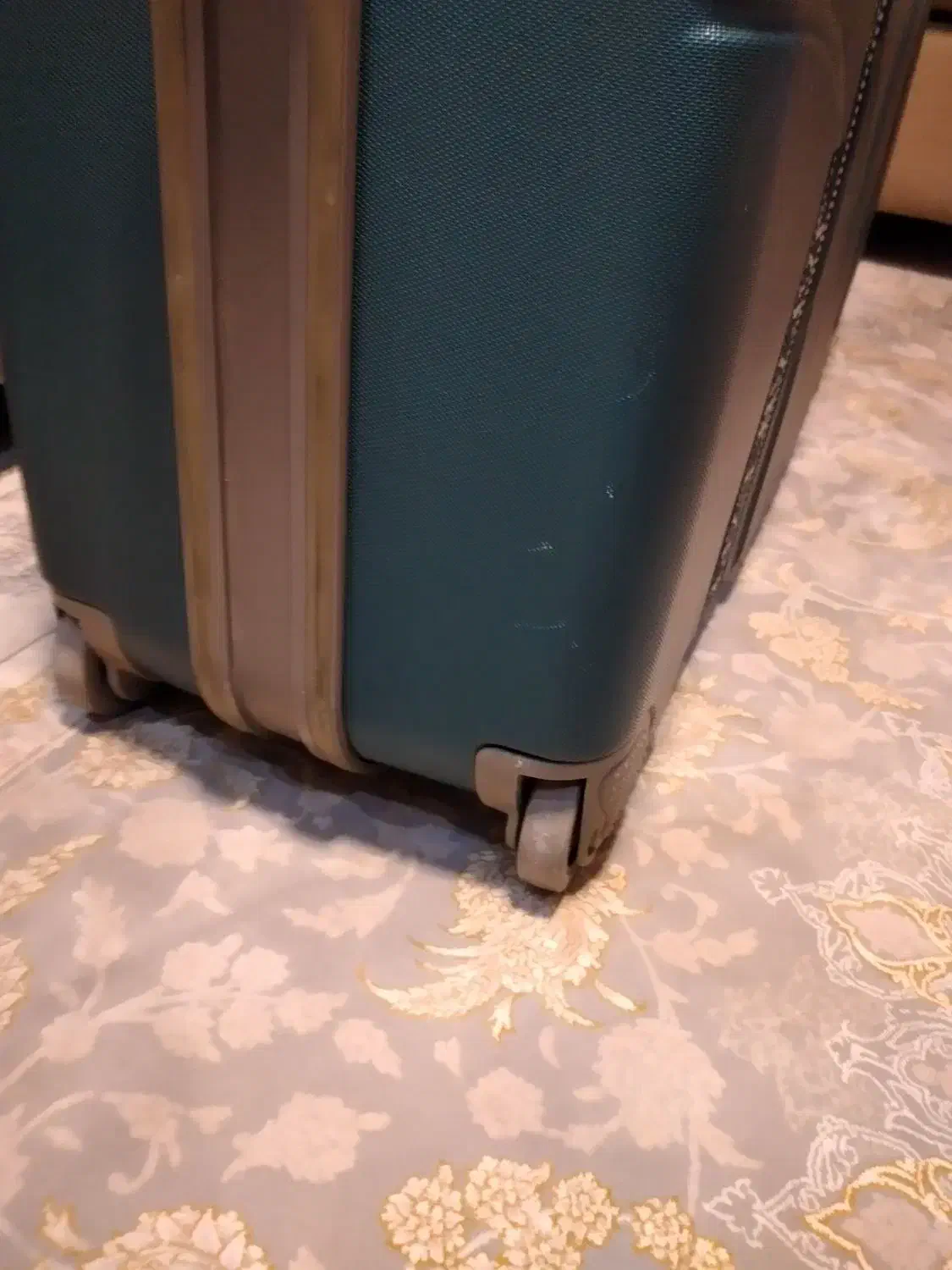 چمدان ژاپنی اکسپرس|کیف، کفش، کمربند|شیراز, فرهنگ شهر|دیوار