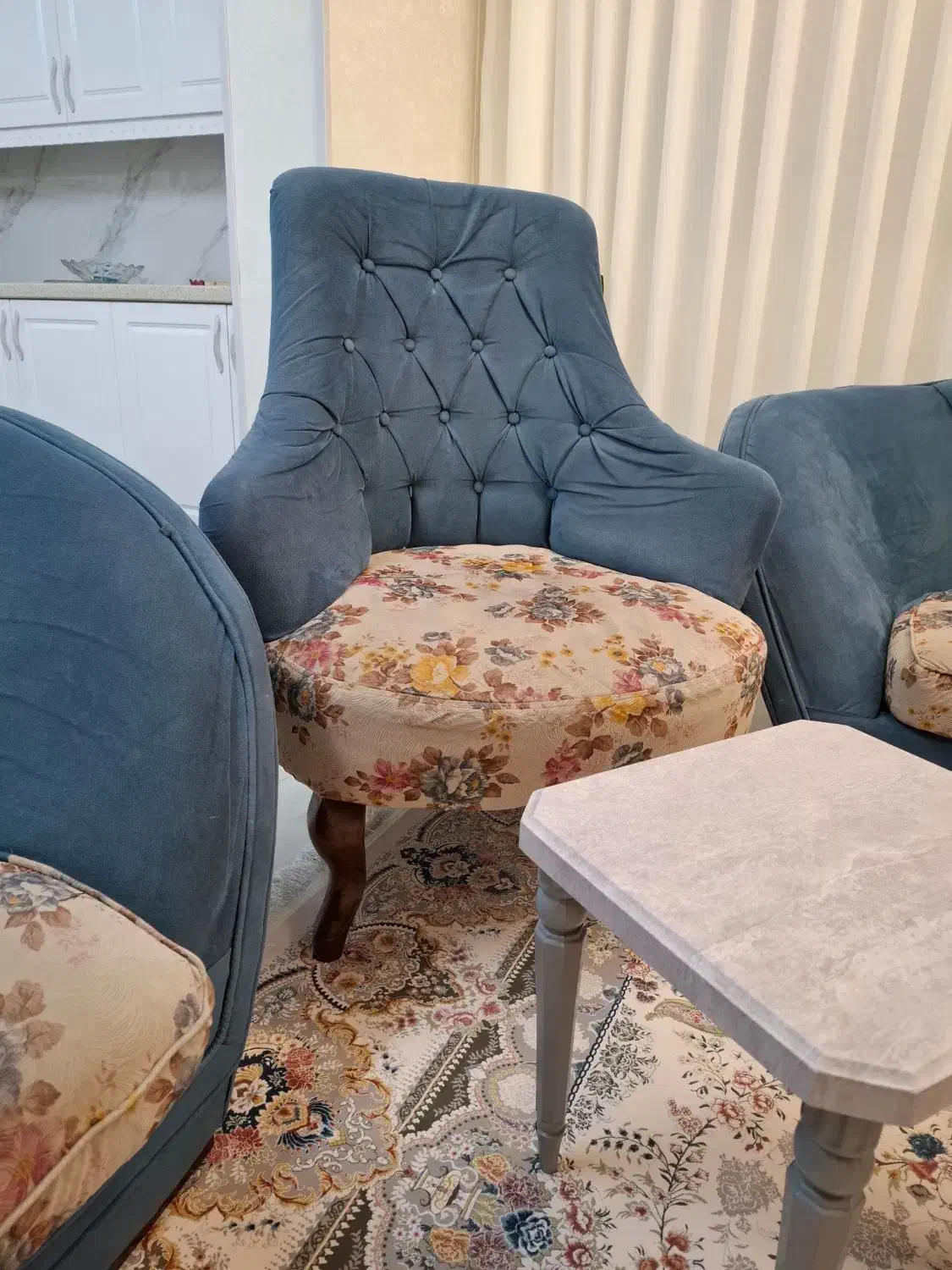 مبل ۷ نفره با میز جلومبلی و ۳ میز عسلی|مبلمان خانگی و میز عسلی|مشهد, امیریه|دیوار