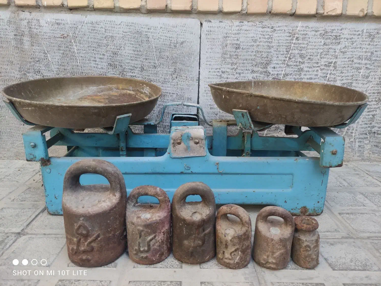 ترازوی قدیمی|کلکسیون اشیاء عتیقه|شاندیز, |دیوار