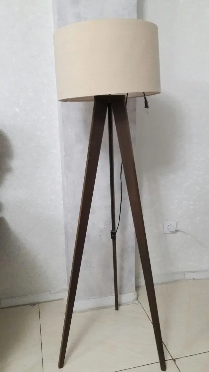 آباژور سه پایه کاملا نو|چراغ خواب و آباژور|تبریز, |دیوار