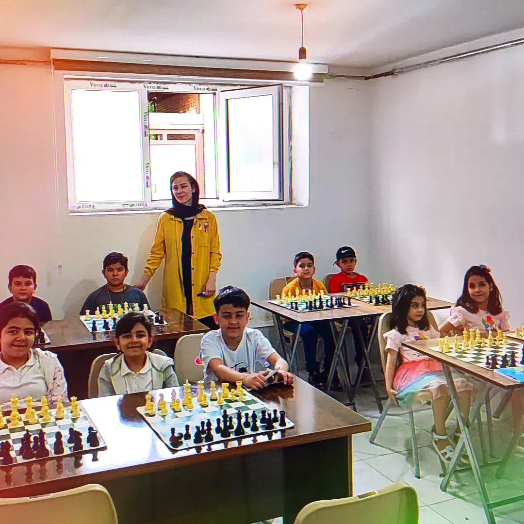 نیازمند یک همکار خانم جهت منشی|استخدام آموزشی|ارومیه, |دیوار