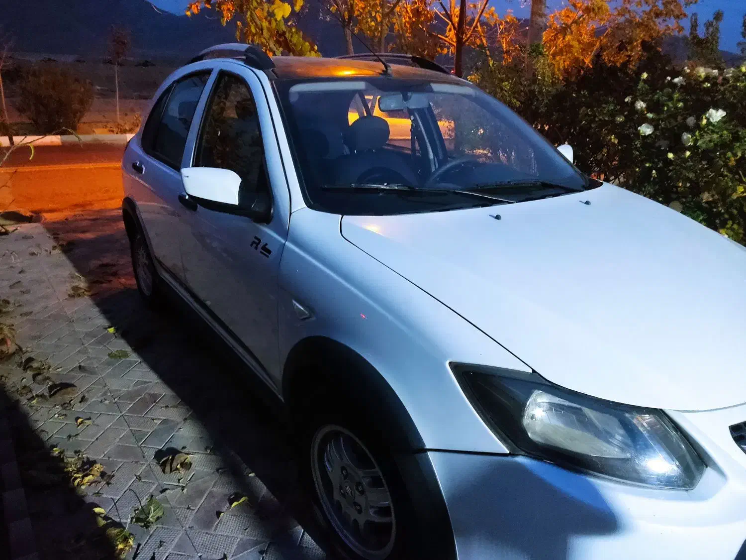 کوییکR1400|خودرو سواری و وانت|نجف‌آباد, فاز ۳ شهرک آزادگان|دیوار