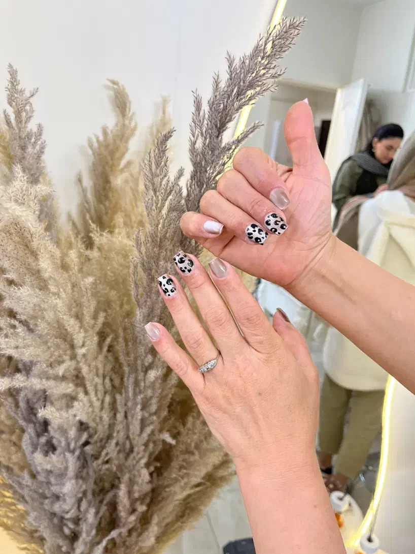 لاین ناخن|خدمات آرایشگری و زیبایی|محمدیه-قزوین, |دیوار