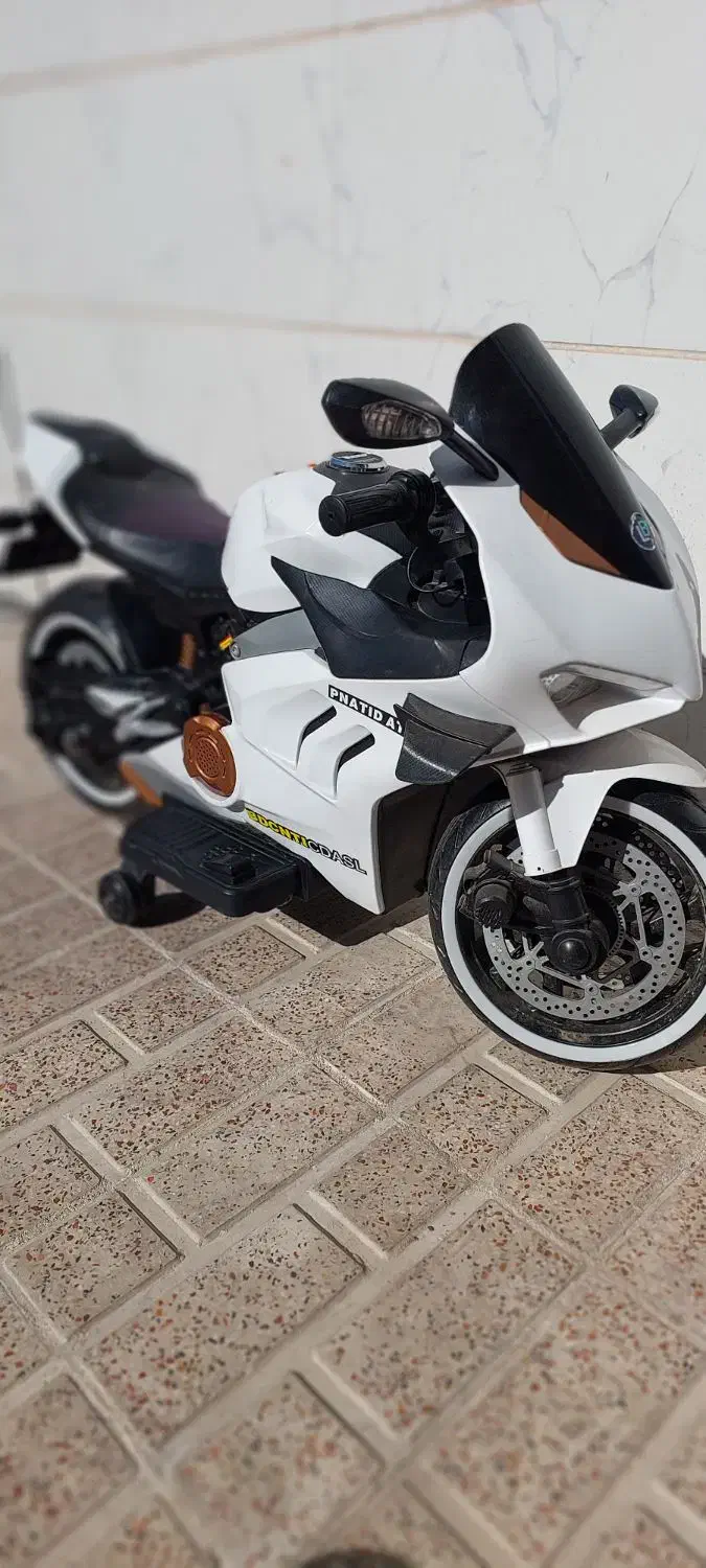 موتور شارژی سالم ودر حد نو .|اسباب و اثاث بچه|محمدیه-قزوین, |دیوار