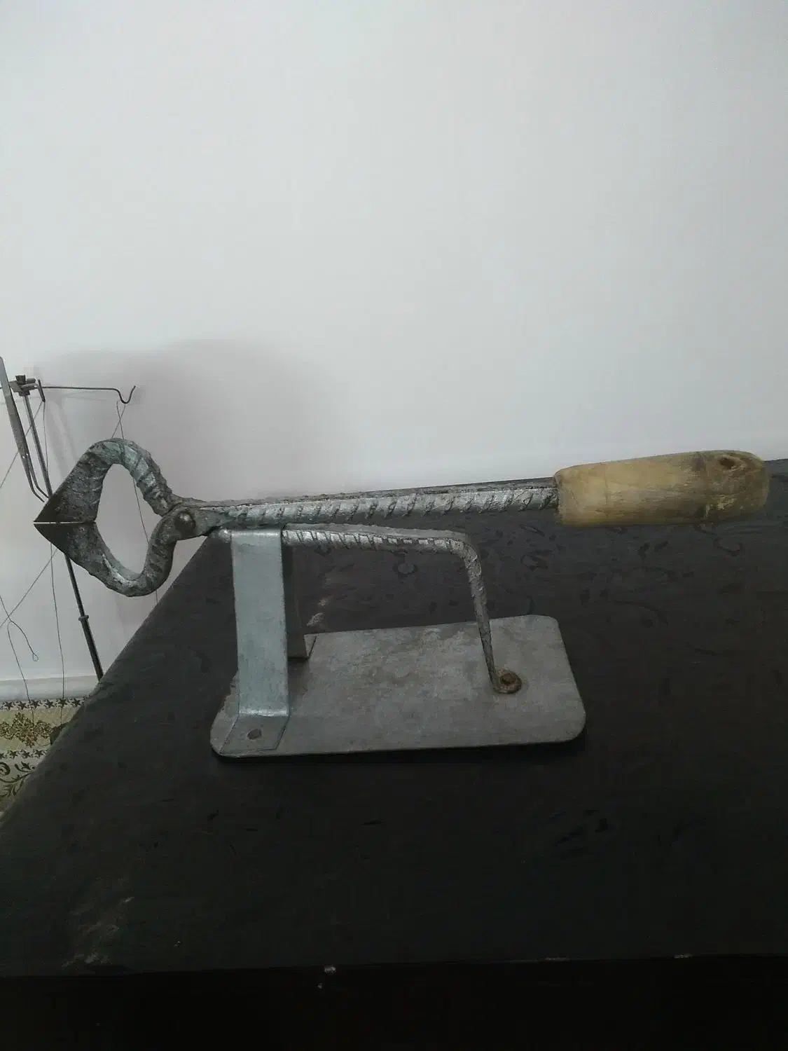 قندشکن|ظروف پخت‌وپز|قم, زند آباد|دیوار