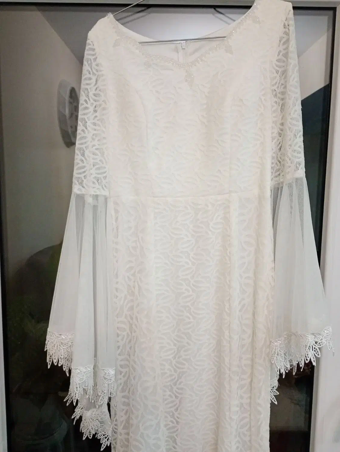 لباس عقد|لباس|ملارد, |دیوار