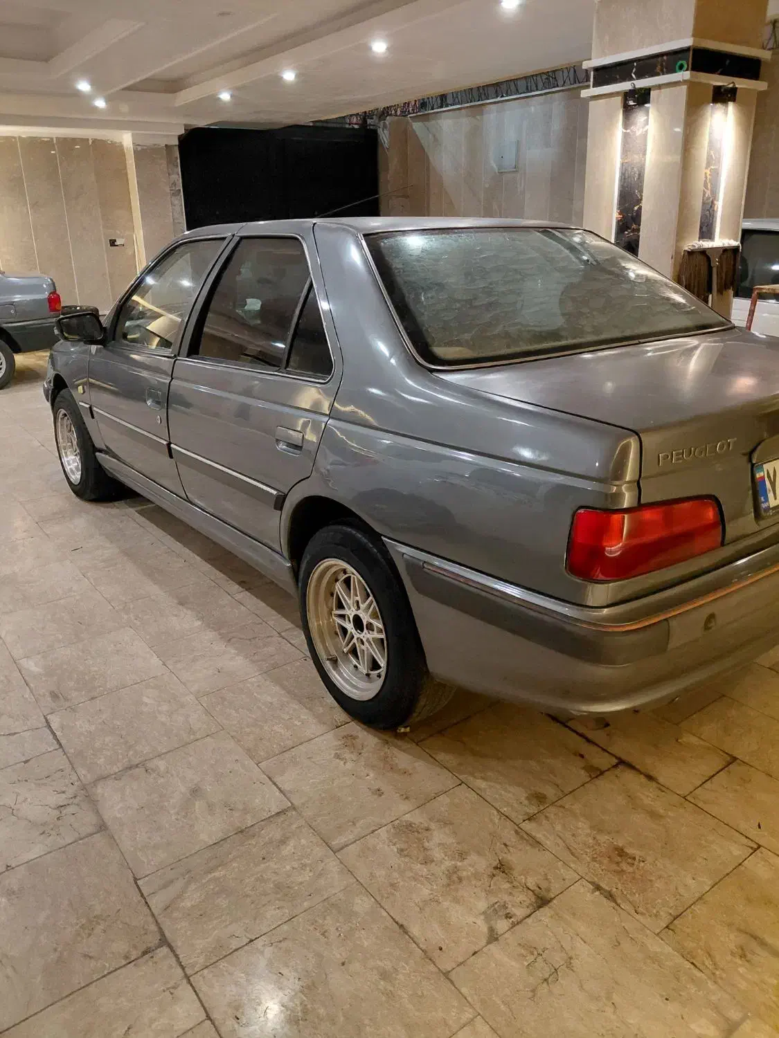 پارس ۹۳ دوگانه دست|خودرو سواری و وانت|پرند, فاز ۱|دیوار