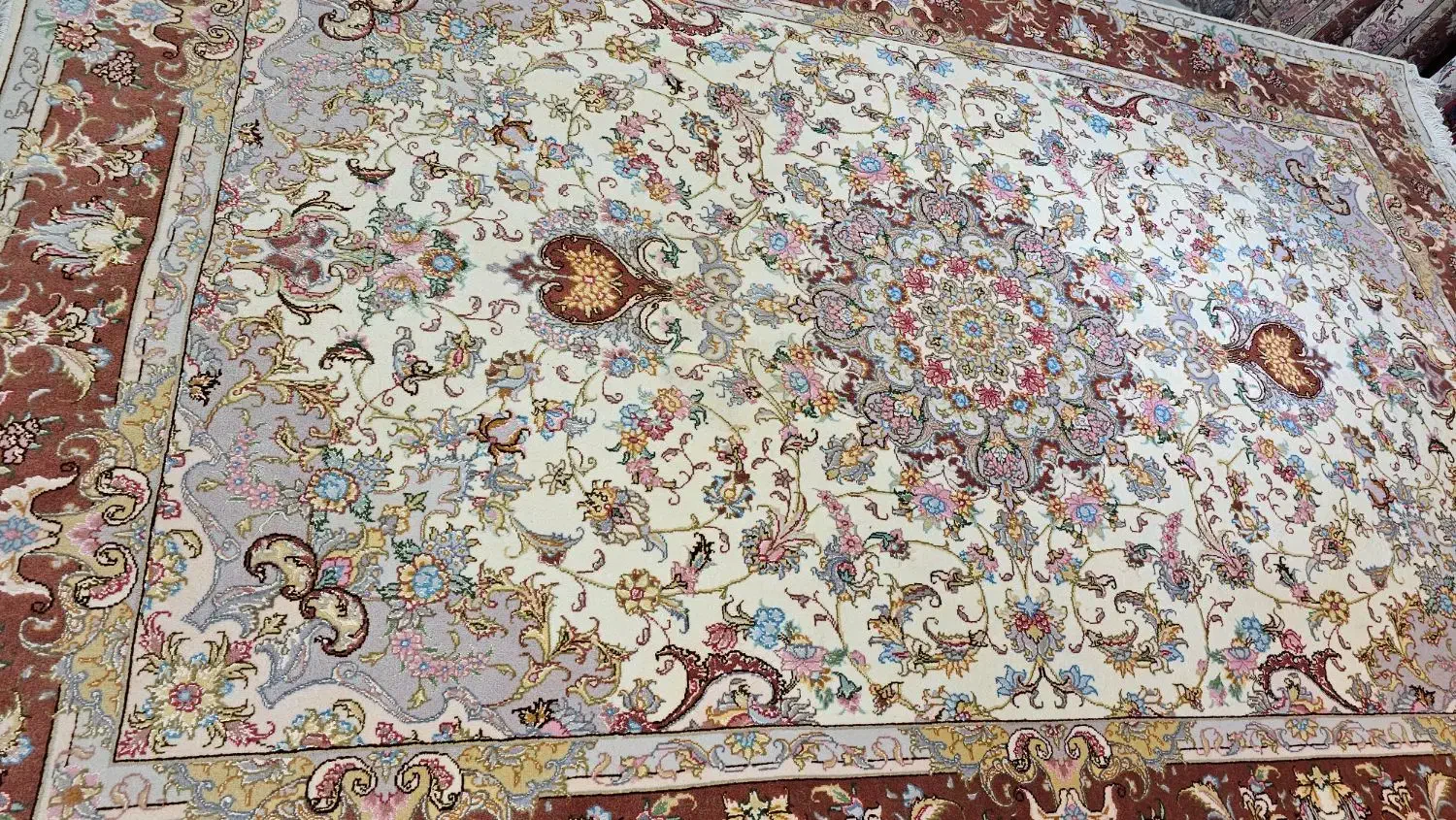 دستباف علیا جفت حاشیه آجری|فرش|تبریز, |دیوار