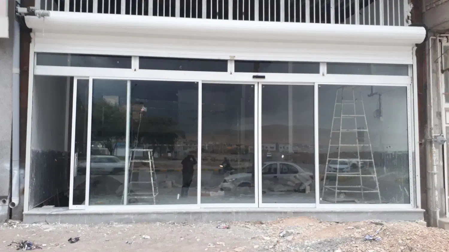 شیشه سکوریت کرکره برقی جک برقی|خدمات پیشه و مهارت|بجنورد, |دیوار