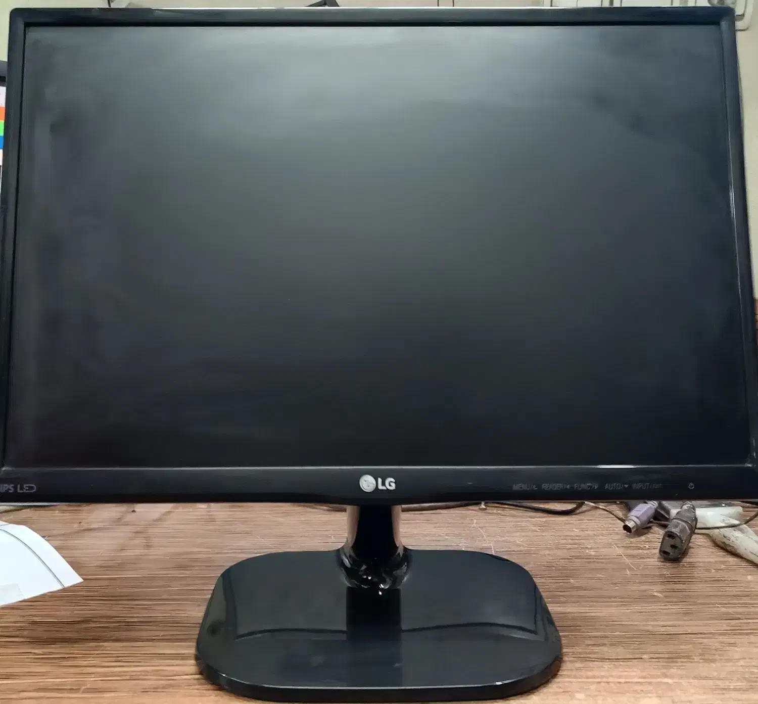 مانیتور ۲۰ اینچ LED  ips LG|قطعات و لوازم جانبی رایانه|بروجرد, |دیوار