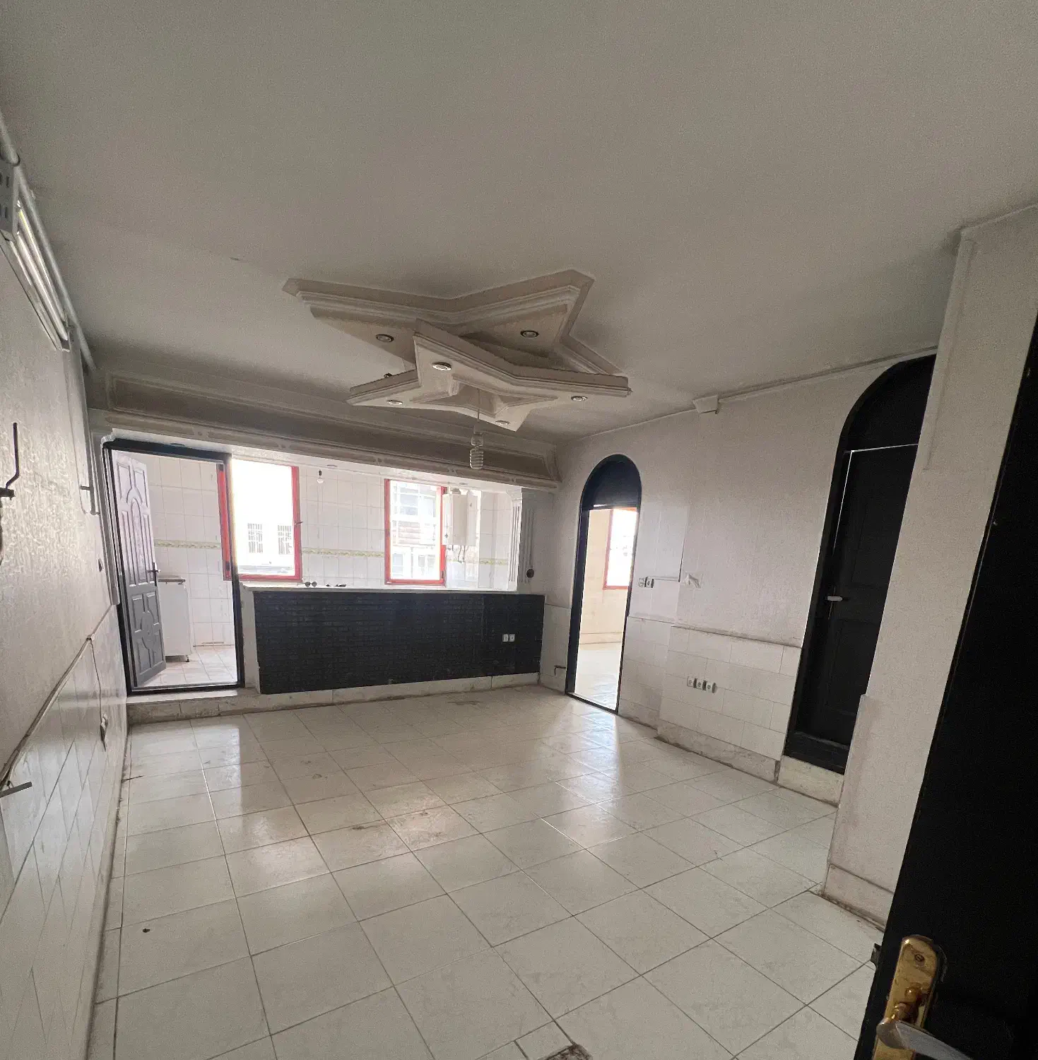 فروش یا معاوضه یک واحد اداری تجاری|فروش دفتر کار، اتاق اداری، مطب|تاکستان, |دیوار