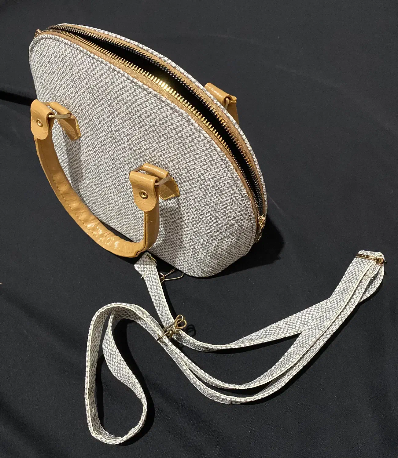 کیف|کیف، کفش، کمربند|قم, نوبهار|دیوار