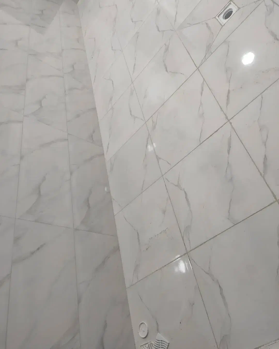 کاشی کار وسرامیک کاری|خدمات پیشه و مهارت|قشم, |دیوار