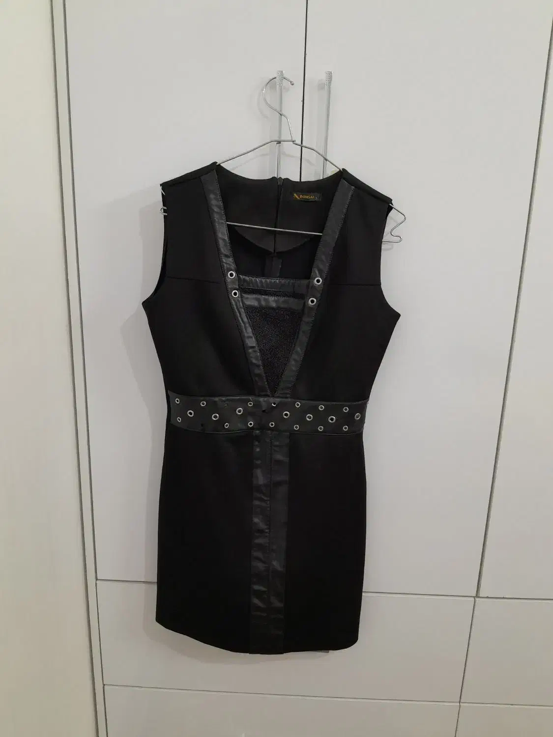 لباس مجلسی|لباس|تربتحیدریه, قائم|دیوار