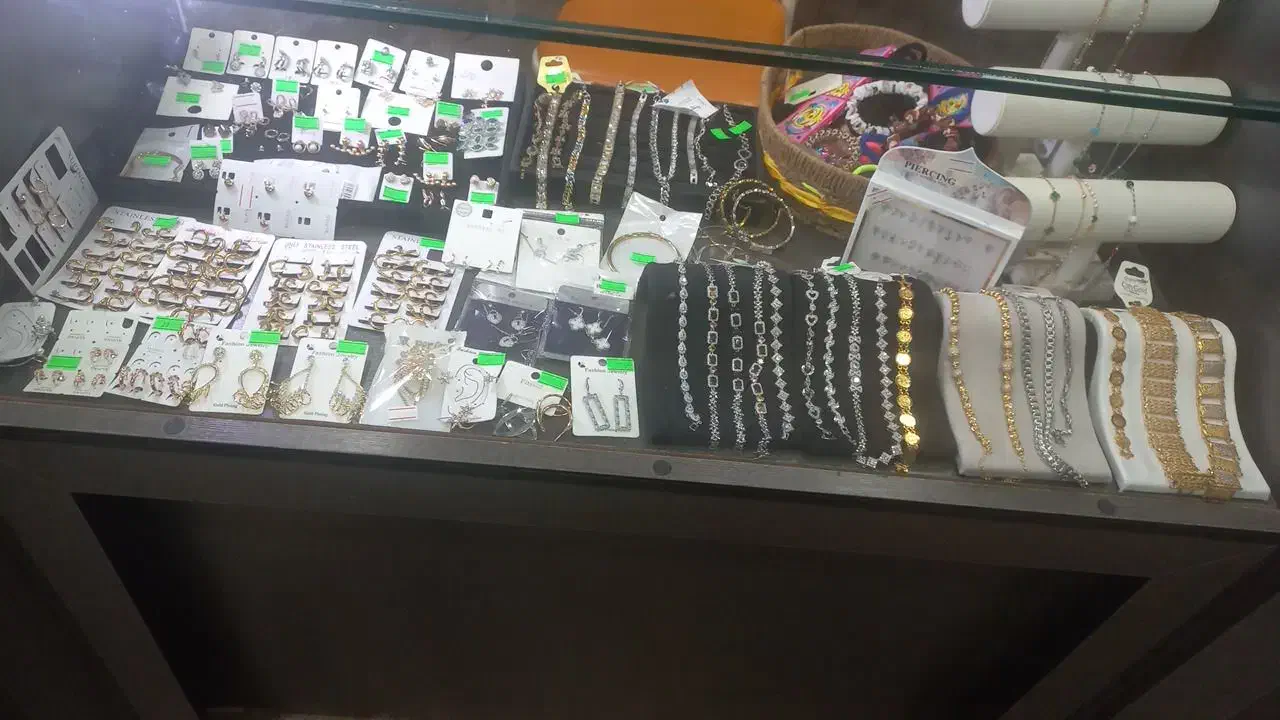 بدلیجات و ویترین ها|بدلیجات|دره شهر, |دیوار