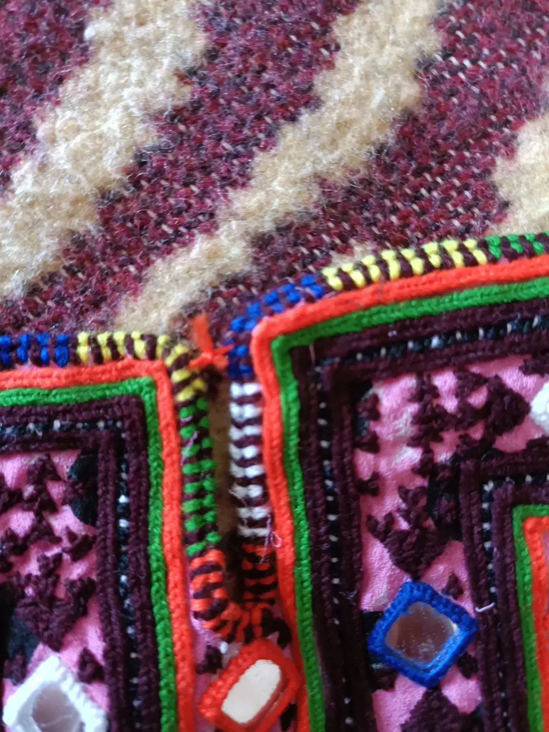 سرپاگ لباس|لباس|چابهار, |دیوار